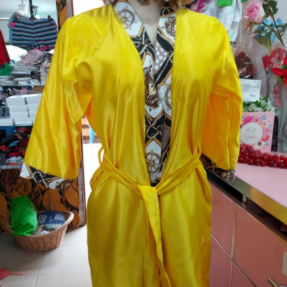 Unique satin sexy kimono robe w/bonnet